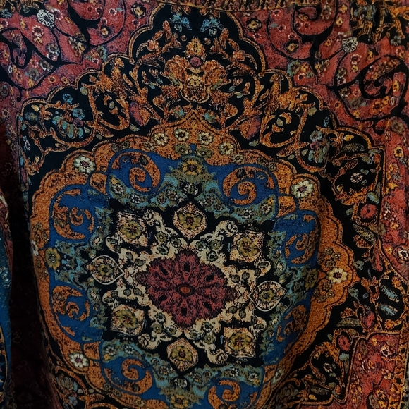 Unique Top - Picture 5 of 5